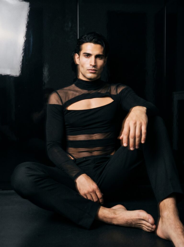 Mannequin IA en body et pantalon