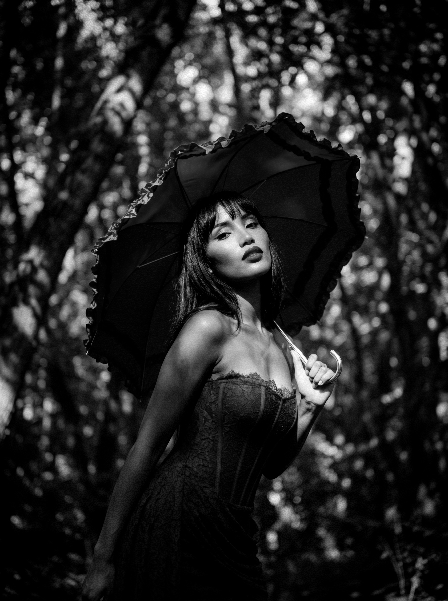 Woman_posing_with_umbrella_in_202608151710 (1)